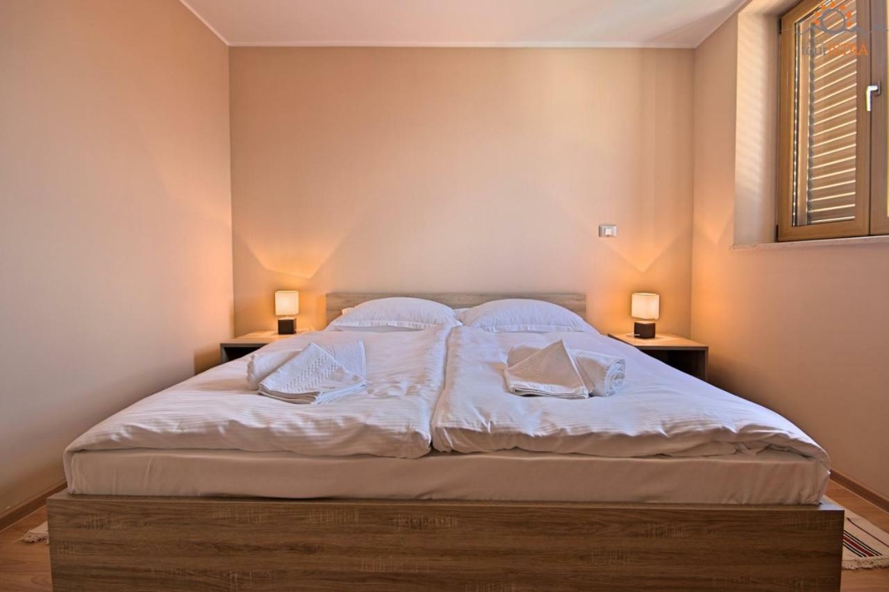 Rotonda Inn Novigrad Novigrad Istria Kültér fotó